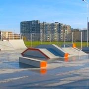 Small skatepark w ko obrzegu