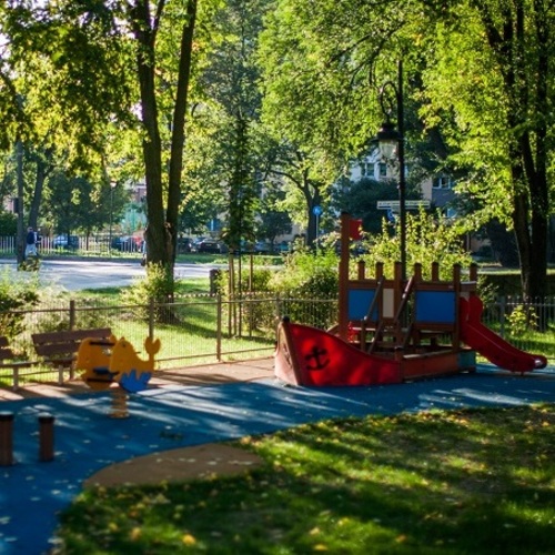 Park Leśniczówka, plac zabaw w Radomiu