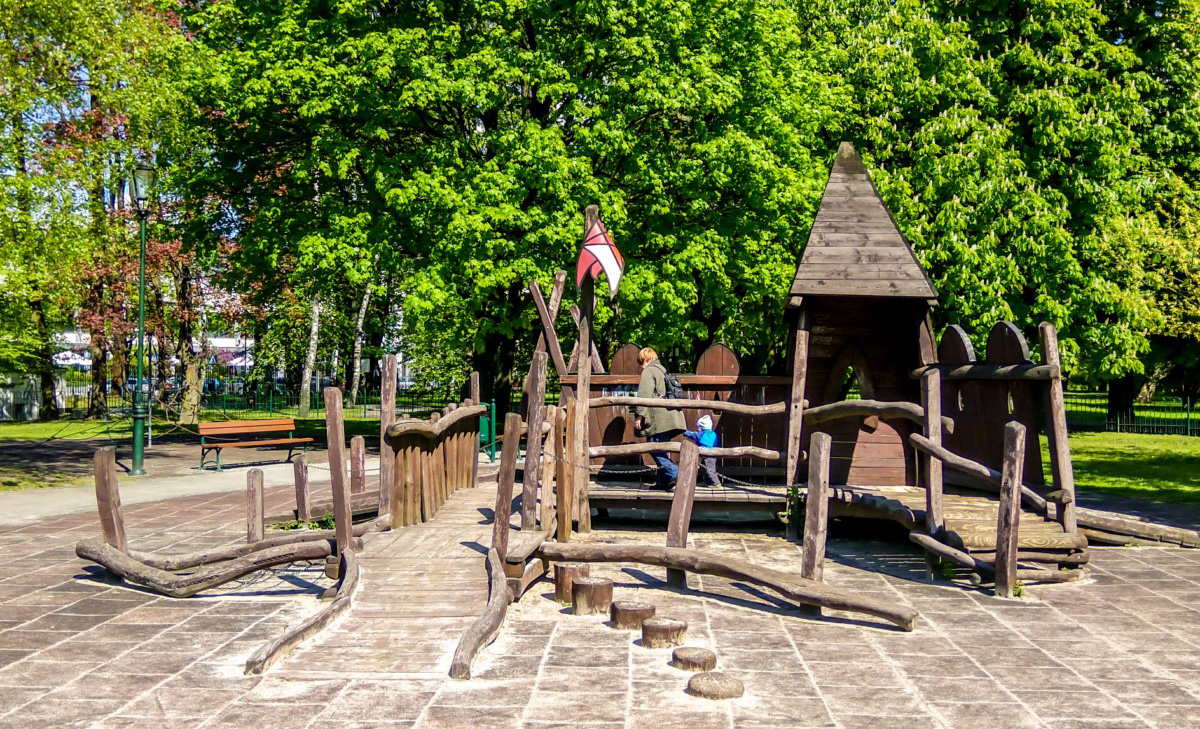 plac zabaw w parku jordana w krakowie