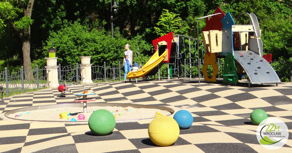 Plac zabaw w Ogrodzie Staromiejskim we Wrocławiu