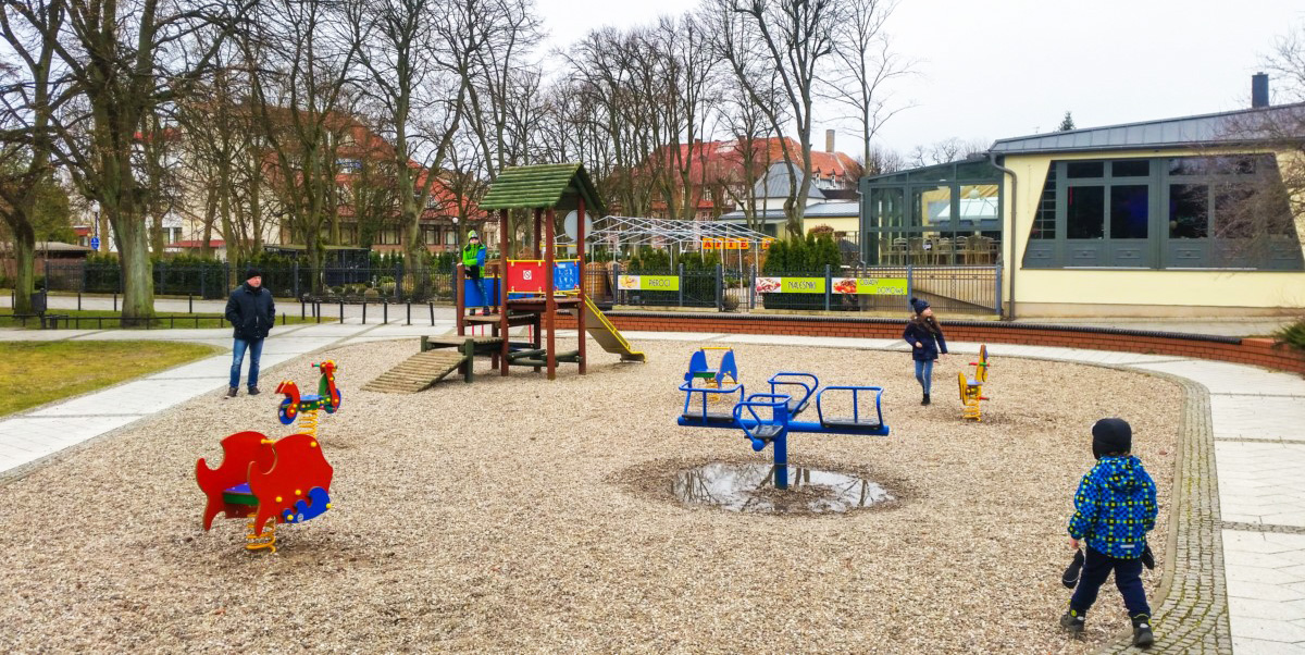 plac zabaw dla dzieci w Świnoujściu nad Promenadą