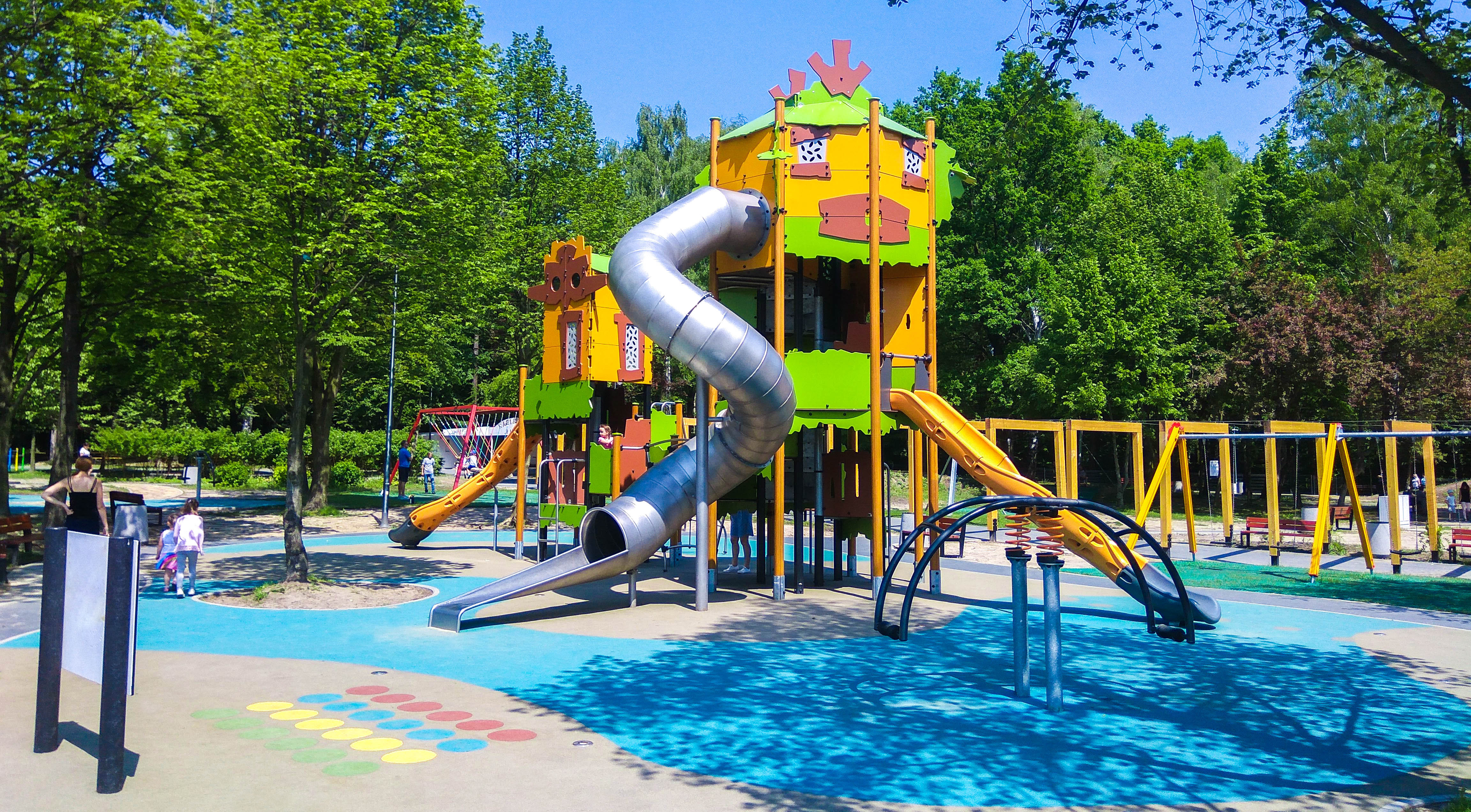 plac zabaw dla dzieci sosnowiec park w Kazimierzu Górniczym